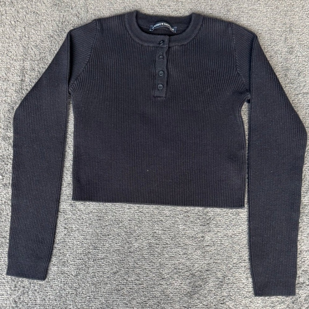 Brandy Melville MH190 Ribbed Henley Cropped Long Sleeve Top Black OS